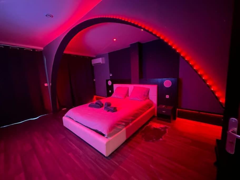 Appart Avec Jacuzzi, Et Terrasse Марсилия Екстериор снимка